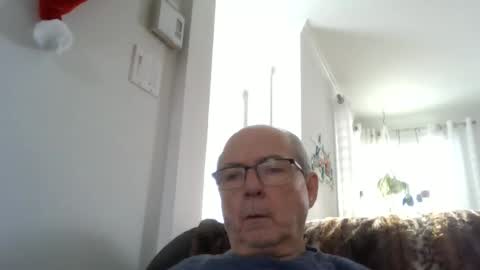 Snapshot of bernard1102 chatting on November 29, 2025, 4:10 pm bernard1102 online show from November 29, 2025, 4:10 pm