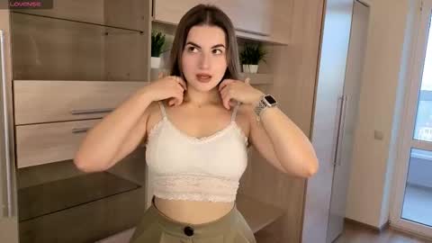 Snapshot of bernice_knight chatting on September 28, 2025, 2:22 pm Maria online show from September 28, 2025, 2:22 pm