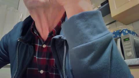 Snapshot of bernie6004 chatting on February 22, 2026, 2:24 am bernie6004 online show from February 22, 2026, 2:24 am