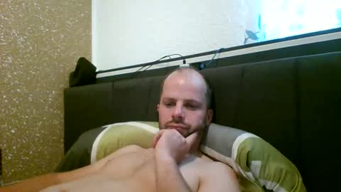 bernii1991 online show from May 24, 2026, 5:34 am