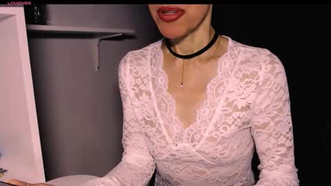 berry2024 online show from January 8, 2026, 7:21 am