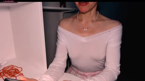 berry2024 online show from February 11, 2026, 7:46 am