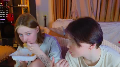 Snapshot of berry_assortment chatting on November 8, 2025, 7:01 pm Your sweet Tara and Eva online show from November 8, 2025, 7:01 pm