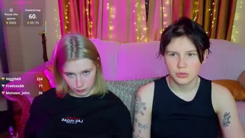 Snapshot of berry_assortment chatting on January 5, 2026, 5:27 pm Your sweet Tara and Eva online show from January 5, 2026, 5:27 pm