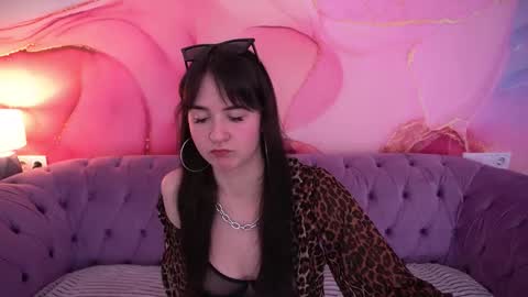 Violette online show from February 4, 2026, 2:45 pm