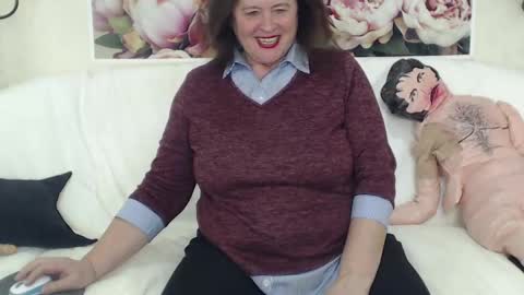 Snapshot of berryshickx chatting on February 7, 2025, 1:53 pm BerryShickX online show from February 7, 2025, 1:53 pm