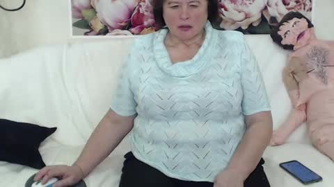 Snapshot of berryshickx chatting on February 13, 2025, 12:00 pm BerryShickX online show from February 13, 2025, 12:00 pm