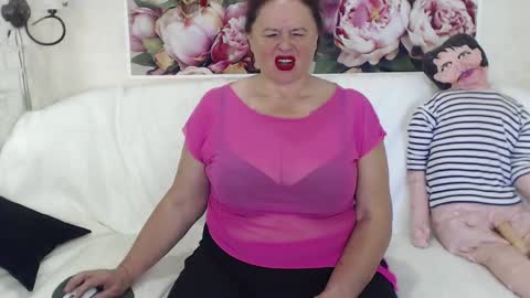 Snapshot of berryshickx chatting on September 9, 2025, 8:14 am BerryShickX online show from September 9, 2025, 8:14 am