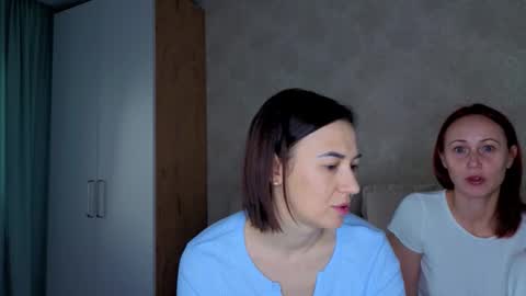 Hellen and Natali online show from December 1, 2025, 3:00 am