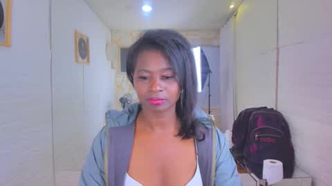 Snapshot of betany_grey chatting on February 15, 2026, 4:20 am Betaby grey online show from February 15, 2026, 4:20 am