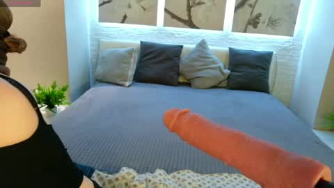 Snapshot of bettyrouse chatting on May 22, 2026, 8:14 pm Betty online show from May 22, 2026, 8:14 pm