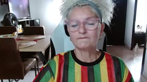 Snapshot of bety_cum3 chatting on February 4, 2026, 9:42 pm bibiana online show from February 4, 2026, 9:42 pm