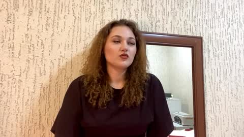 Snapshot of beverleebartus chatting on April 4, 2026, 8:34 am Sophie online show from April 4, 2026, 8:34 am