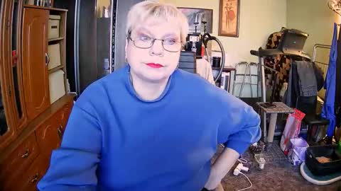 BeverlyQCynia online show from November 2, 2025, 1:02 pm