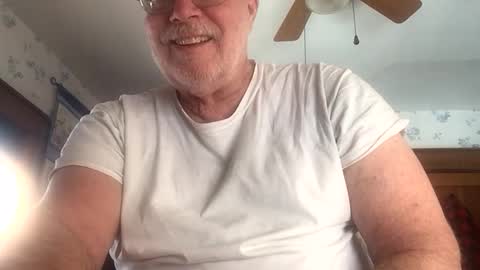 bhsurfer3 online show from February 14, 2025, 2:02 pm