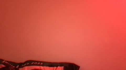 Snapshot of bi_inboston chatting on November 26, 2025, 4:35 am Robbie online show from November 26, 2025, 4:35 am