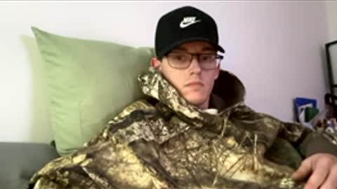 Snapshot of bi_inboston chatting on December 1, 2025, 8:41 am Robbie online show from December 1, 2025, 8:41 am