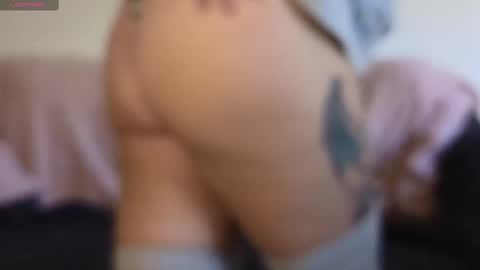 Snapshot of bi_sexualmilf chatting on October 9, 2025, 2:59 pm Bi sexualmilf Fansly online show from October 9, 2025, 2:59 pm