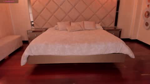 Bianca Pierce online show from February 2, 2026, 11:53 am