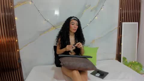biancarose1_ online show from January 8, 2026, 12:29 pm