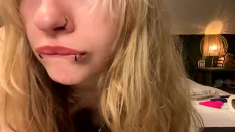 Ellie  online show from March 10, 2026, 1:32 am