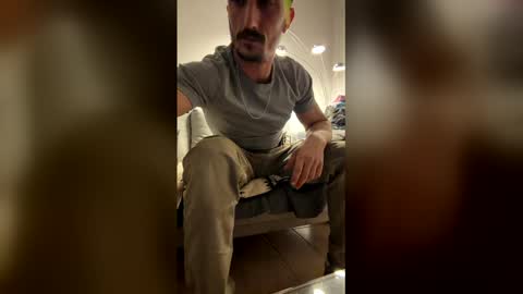 biberonplein1010 online show from April 5, 2026, 10:07 pm