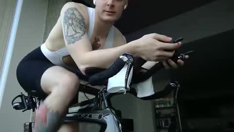 Snapshot of bicyclesocks chatting on April 5, 2026, 2:03 pm bicyclesocks online show from April 5, 2026, 2:03 pm
