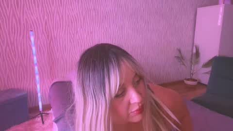 Eva online show from September 18, 2025, 8:27 am