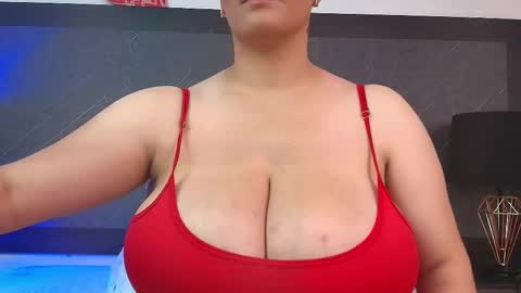 Snapshot of big_tits_in_your_face chatting on February 19, 2025, 8:10 pm Tell me Sophia  online show from February 19, 2025, 8:10 pm