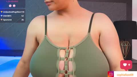 Snapshot of big_tits_in_your_face chatting on February 26, 2025, 2:26 am Tell me Sophia  online show from February 26, 2025, 2:26 am