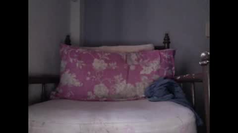 Emi online show from April 16, 2026, 12:39 pm