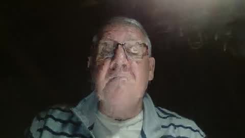 Snapshot of bigbeerdrinker1 chatting on November 10, 2025, 9:14 pm bigbeerdrinker online show from November 10, 2025, 9:14 pm