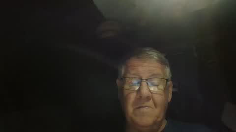 Snapshot of bigbeerdrinker1 chatting on November 24, 2025, 4:12 am bigbeerdrinker online show from November 24, 2025, 4:12 am