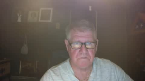 Snapshot of bigbeerdrinker1 chatting on December 2, 2025, 5:46 am bigbeerdrinker online show from December 2, 2025, 5:46 am