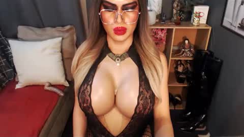 Loraine Cruz online show from February 11, 2025, 6:55 pm