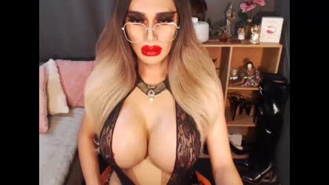 Loraine Cruz online show from September 30, 2025, 2:16 am