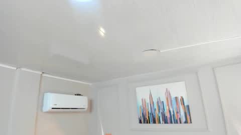   online show from October 22, 2025, 10:15 am