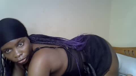 Vee online show from November 1, 2025, 8:55 pm