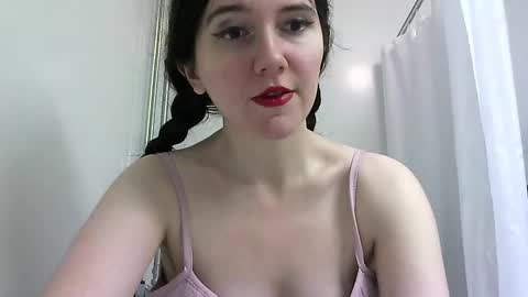Isabella online show from September 20, 2025, 4:08 pm