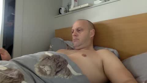 bigbumlover2377 online show from March 7, 2025, 9:18 am