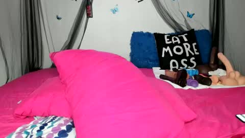 bigbuttsarena online show from December 30, 2024, 5:55 pm