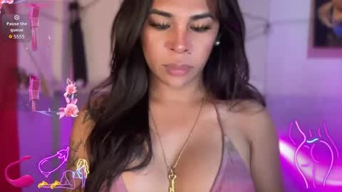 queen amanda online show from January 8, 2025, 5:37 pm