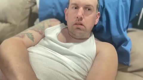 bigcocksuckingslut online show from April 3, 2026, 5:00 pm