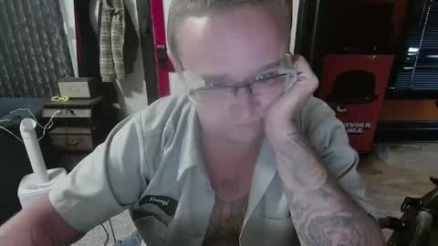 Snapshot of bigdbrillion chatting on October 7, 2025, 12:35 pm Darryl online show from October 7, 2025, 12:35 pm