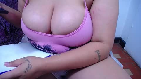Snapshot of bigg_boobs_xxx chatting on September 18, 2025, 10:12 pm Sunny online show from September 18, 2025, 10:12 pm