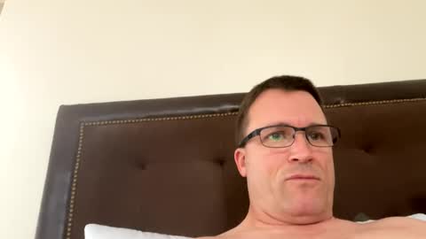 bigger22332233 online show from December 21, 2024, 7:27 pm