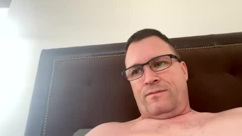 bigger22332233 online show from January 11, 2025, 6:23 pm