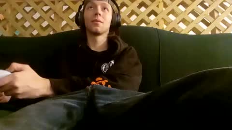 biggestboiiii online show from November 9, 2025, 1:48 am