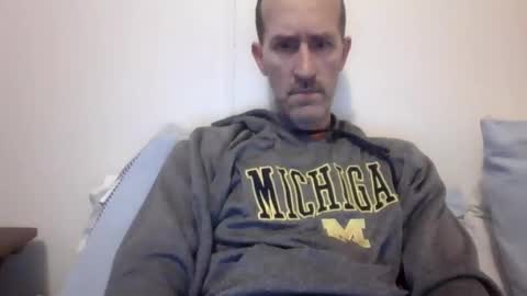 Snapshot of bighugemouthful chatting on March 6, 2025, 4:30 am Chaz online show from March 6, 2025, 4:30 am