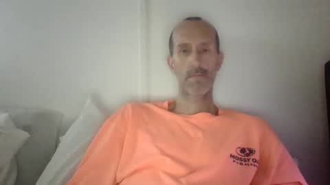 Snapshot of bighugemouthful chatting on October 1, 2025, 4:02 pm Chaz online show from October 1, 2025, 4:02 pm